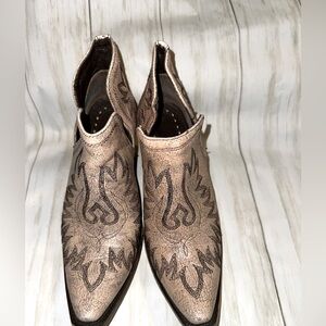 Ariat Dixon Tan Western Ankle Boots
